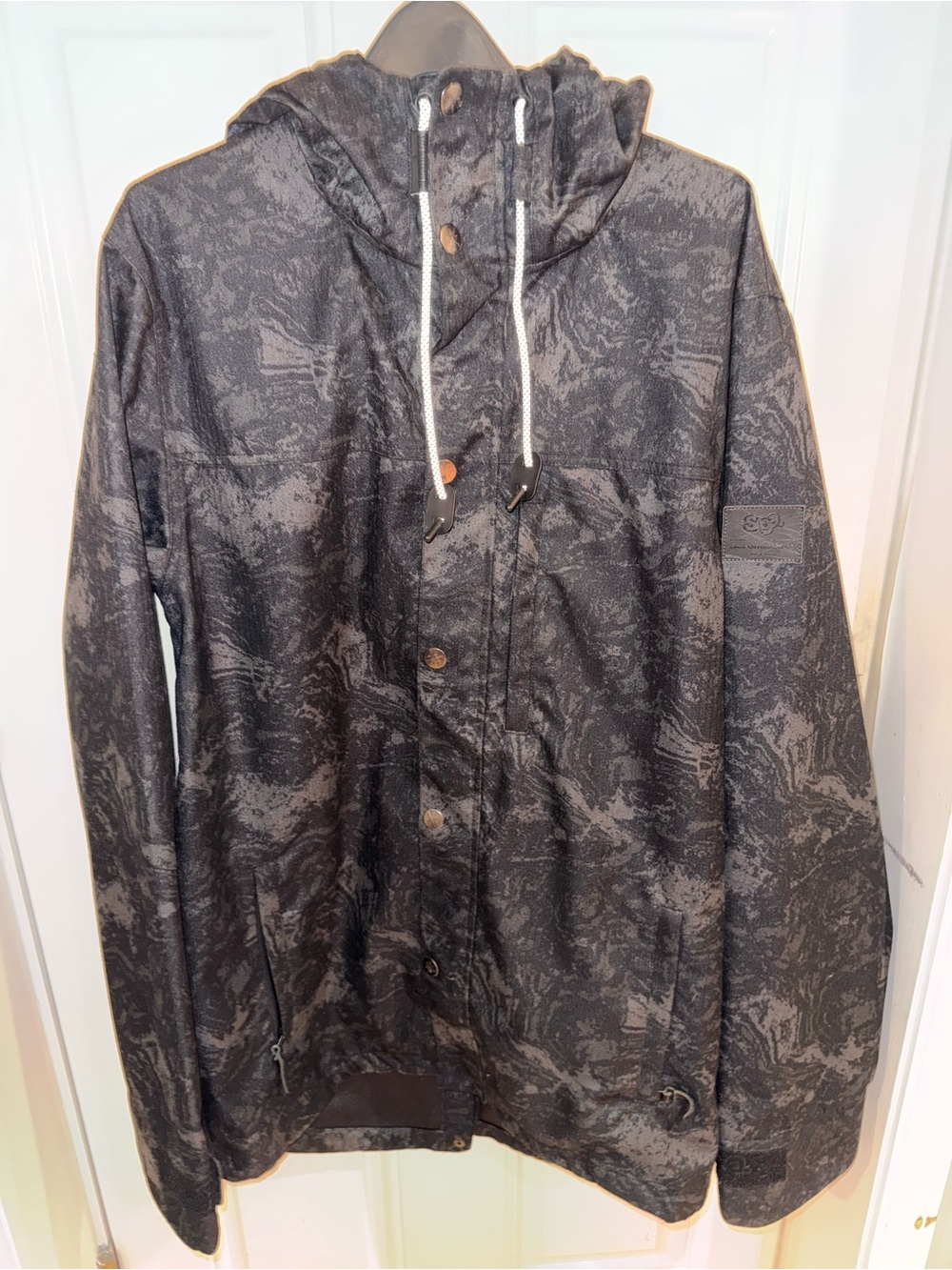 SAGA Men's Black Patterned Ski Hooded Jacket